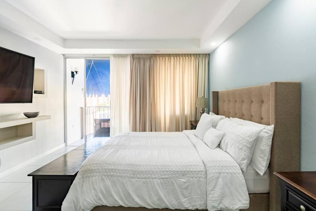 City Edge La Vie Kingston Bagian luar foto