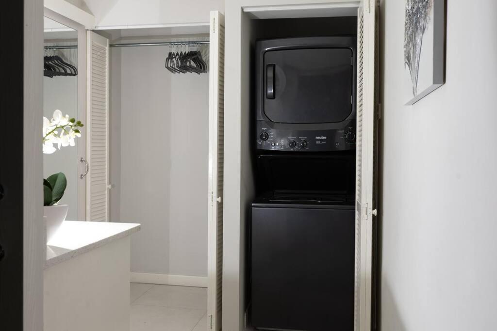 City Edge La Vie Kingston Bagian luar foto
