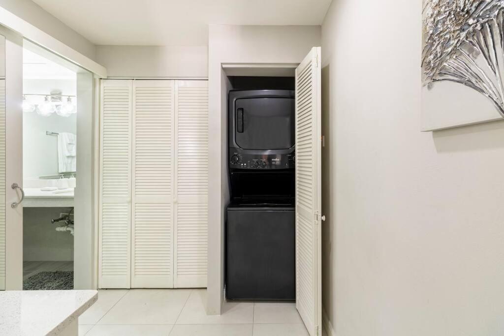City Edge La Vie Kingston Bagian luar foto