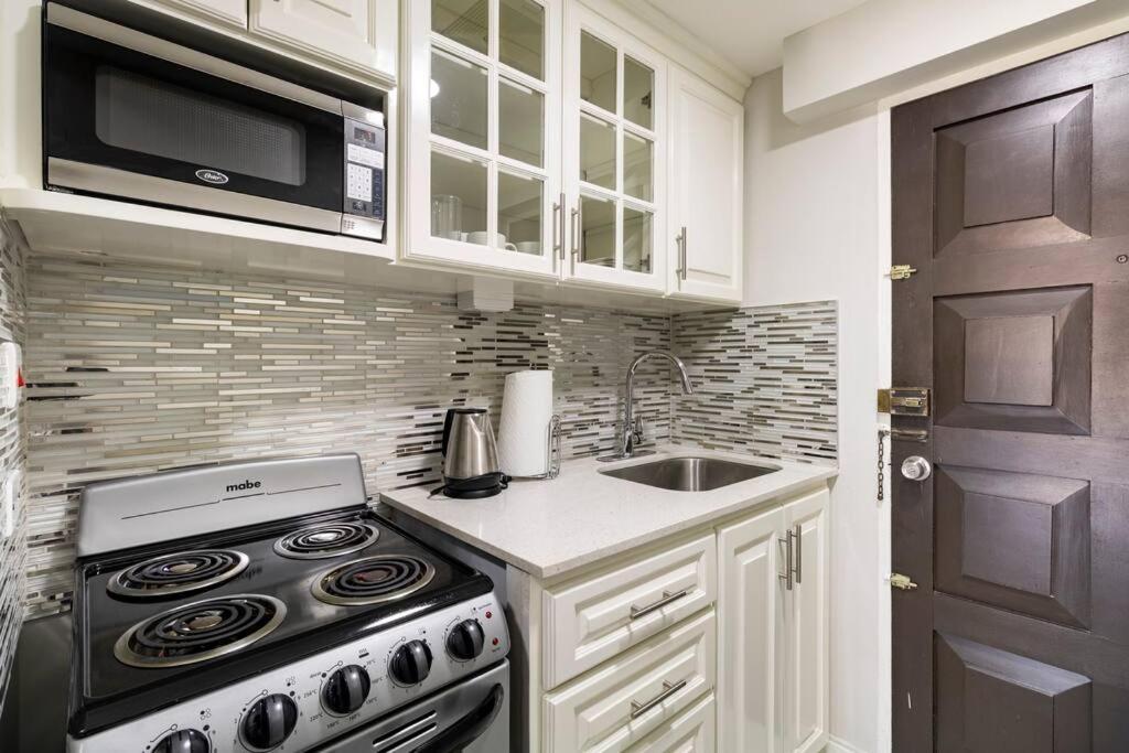 City Edge La Vie Kingston Bagian luar foto