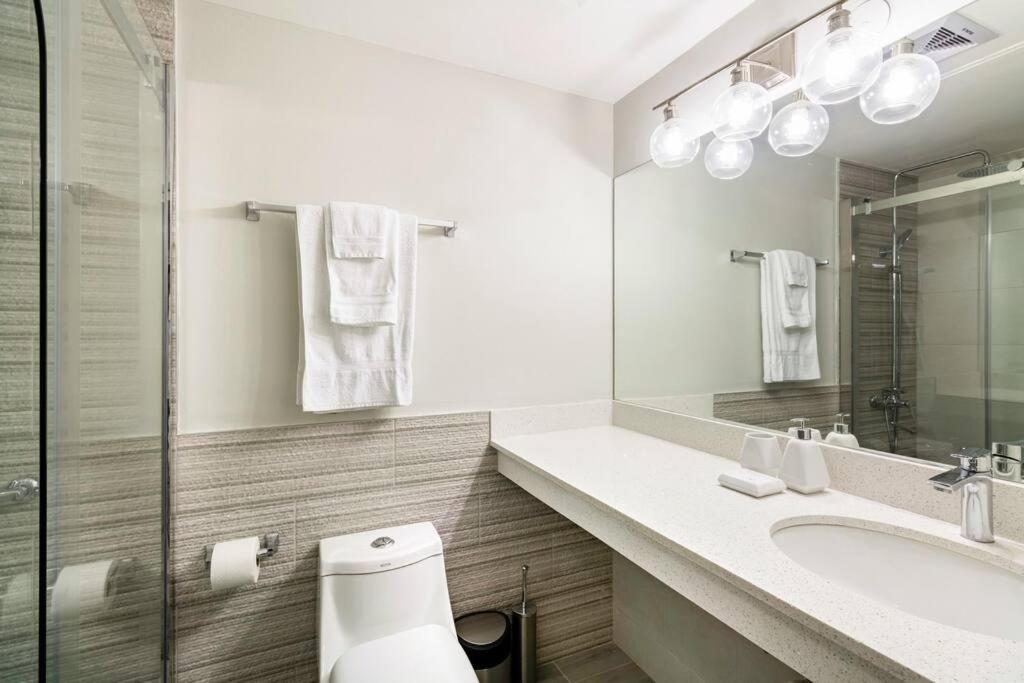 City Edge La Vie Kingston Bagian luar foto