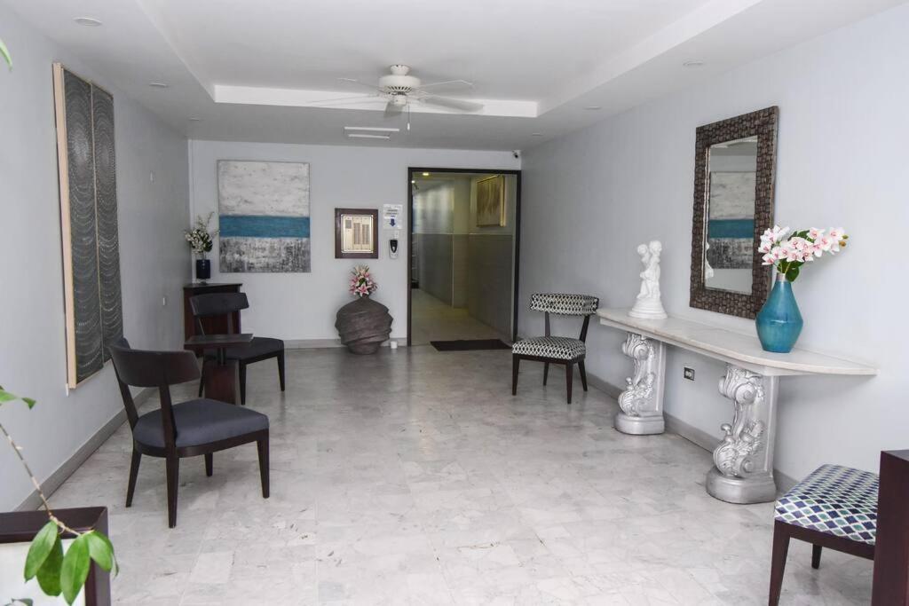City Edge La Vie Kingston Bagian luar foto