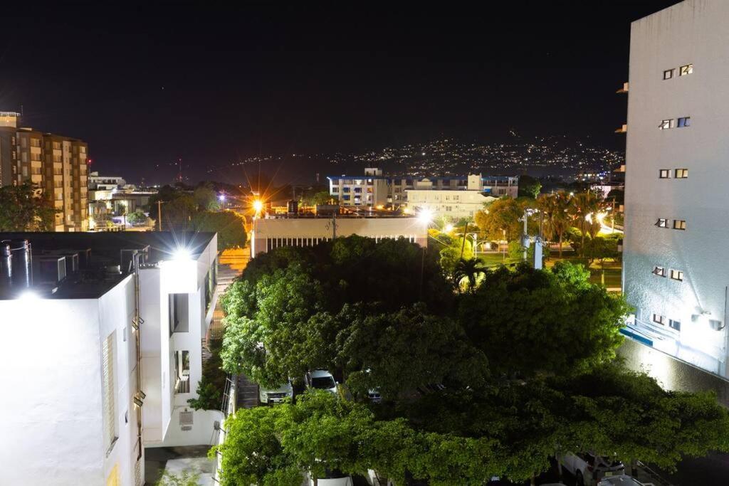 City Edge La Vie Kingston Bagian luar foto